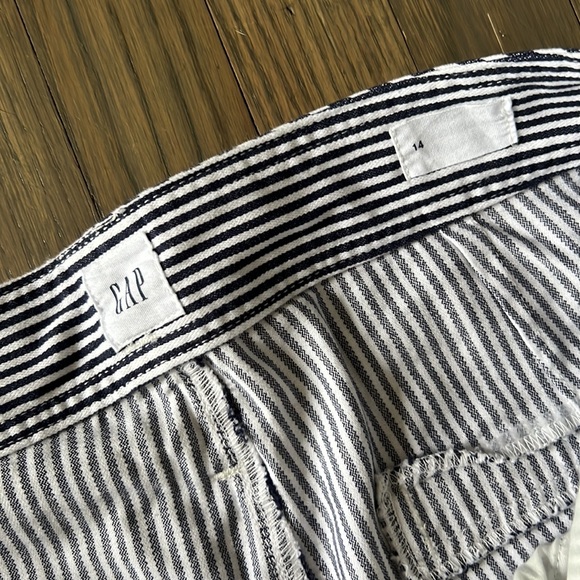 Gap NWT high waisted shorts🎉😍 - Picture 5 of 8